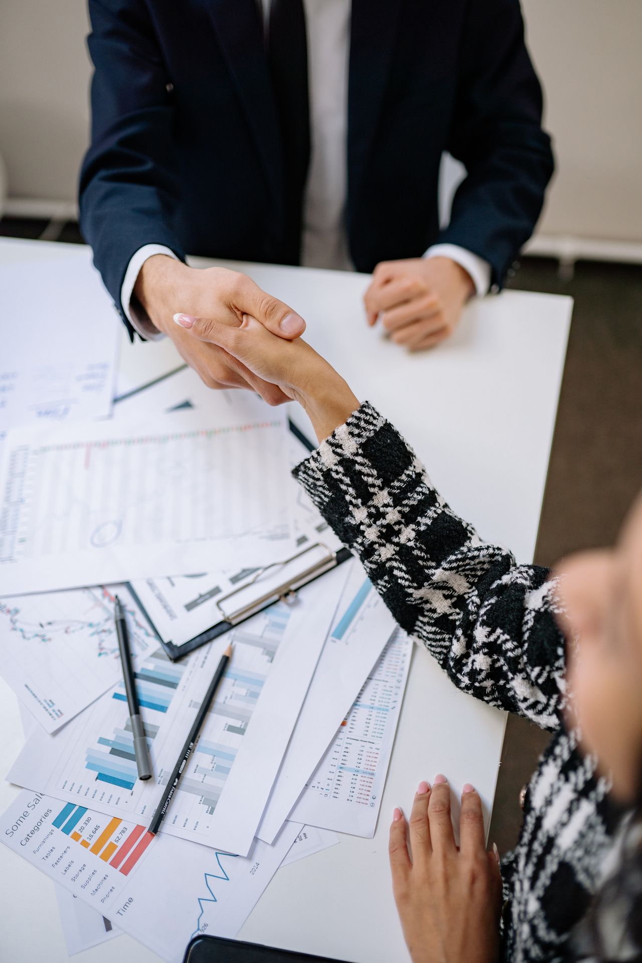 Independent Contractor 1 Employer discussing with independent contractor